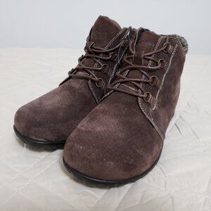 Propet NWT Brown Leather Zipper Shoes Size 8 Rugged Grip, Comfortable & Durable